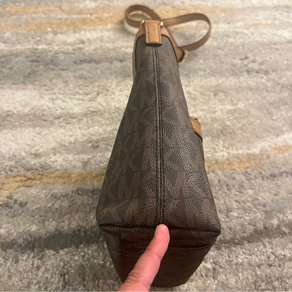 Michael Kors Tan and Brown Signature Crossbody Bag - Picture 6 of 14